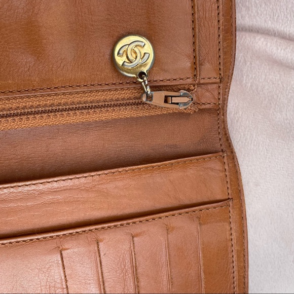 Chanel Interlocking CC Goatskin 1997-1999 Wallet on Chain in Tan - Picture 13 of 16